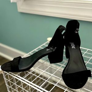 NWOT black suede block heel sandal size 10 never worn